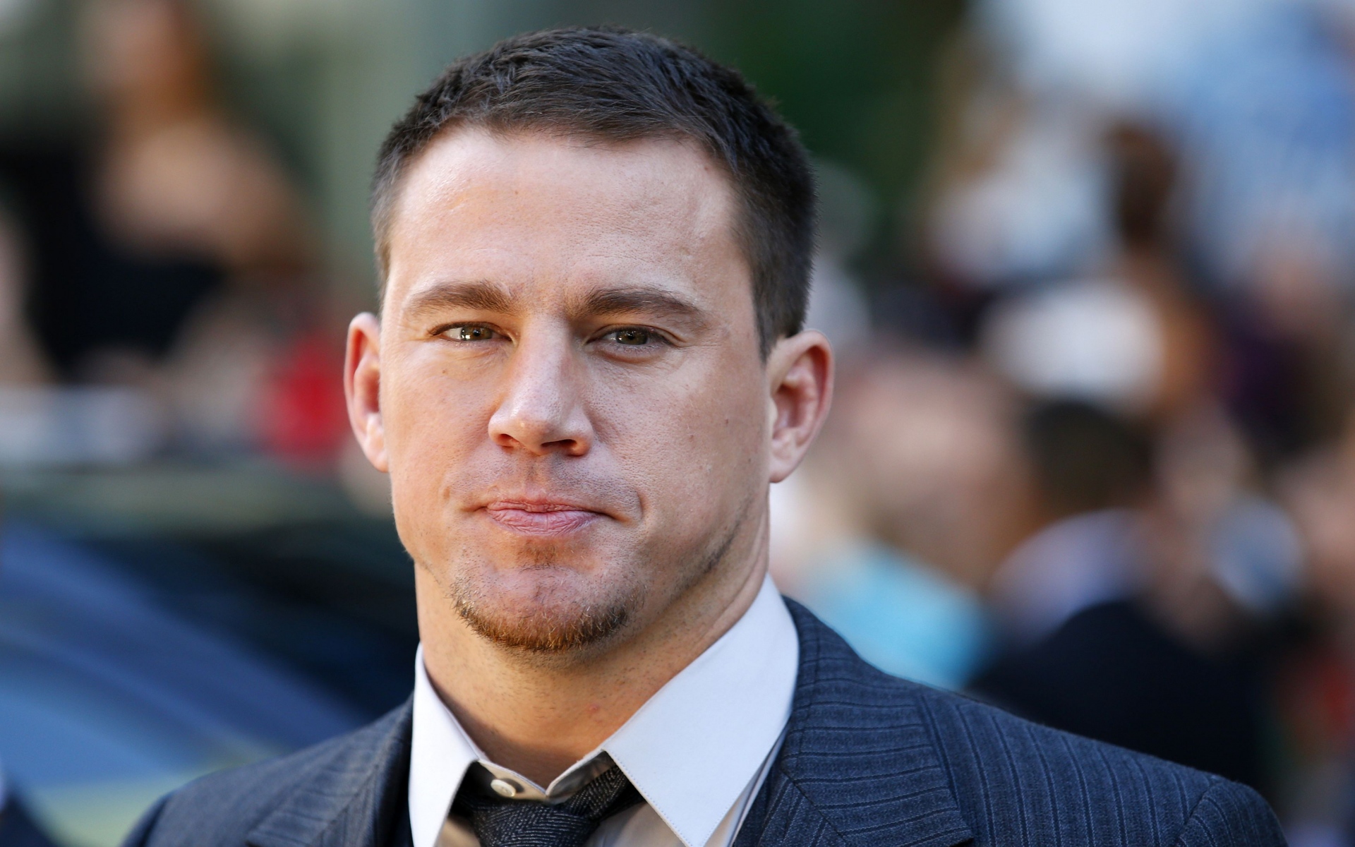 Картинки Channing tatum, актер, взгляд, куртка фото и обои на рабочий стол