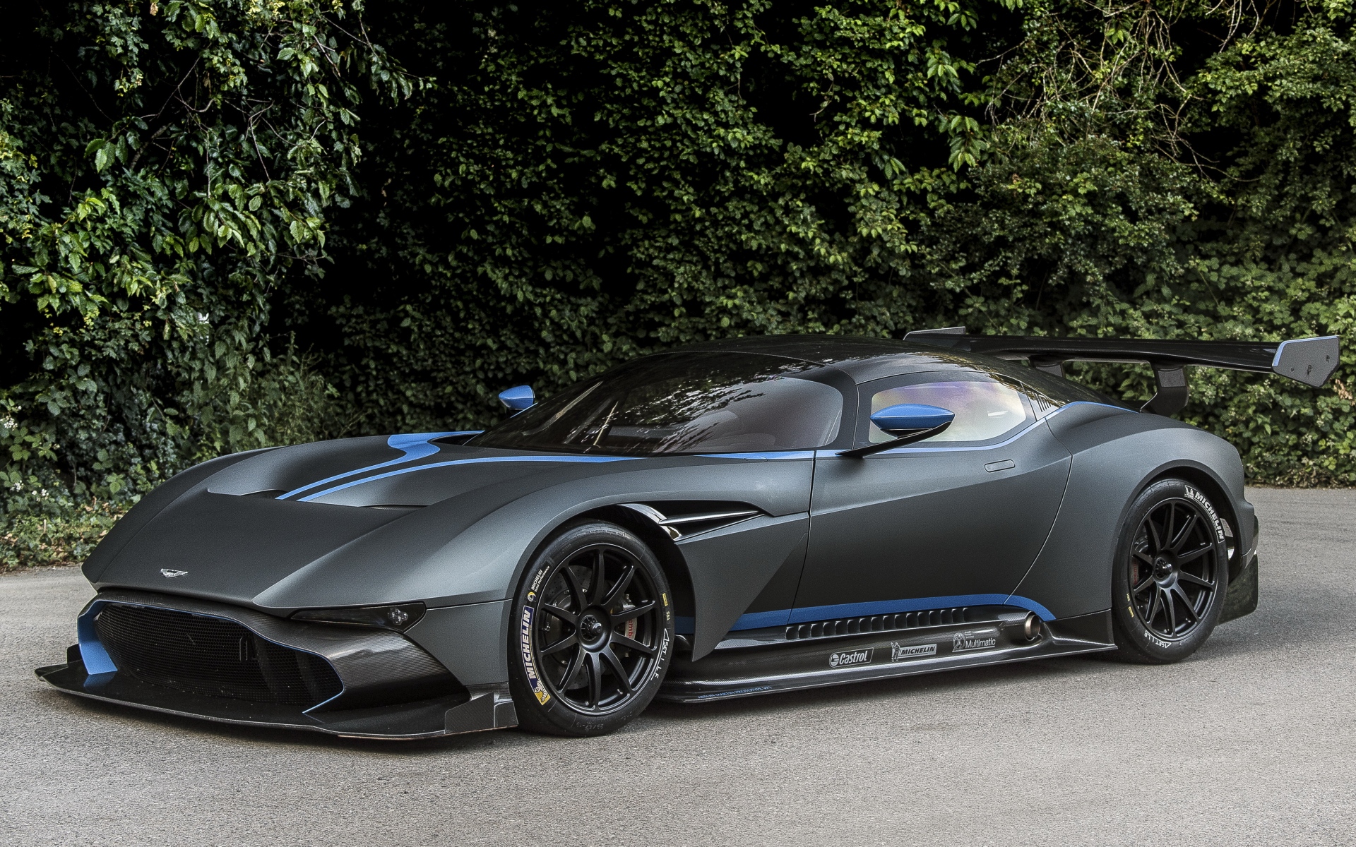 Картинки Aston martin, вулкан, вид сбоку фото и обои на рабочий стол
