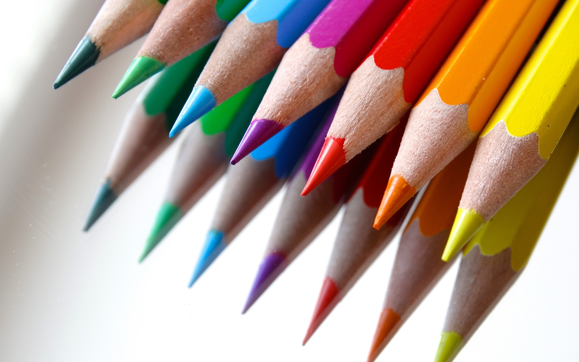Картинки Цветные карандаши, резкость, отражение фото и обои на рабочий стол