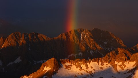 Горы, небо, радуга, снег