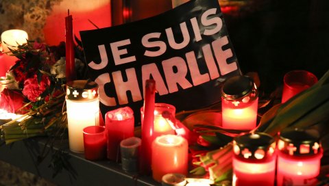 Париж, террористическая атака, стрельба, свечи, память