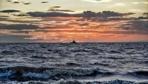 Море, волны, небо, горизонт
