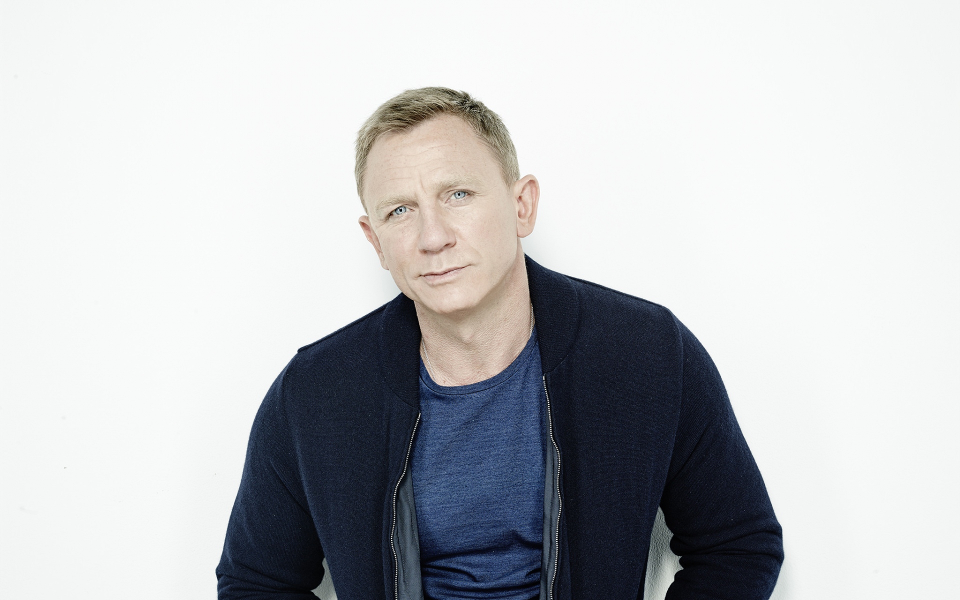 Картинки Daniel craig, актер, куртка, фотосессия фото и обои на рабочий стол