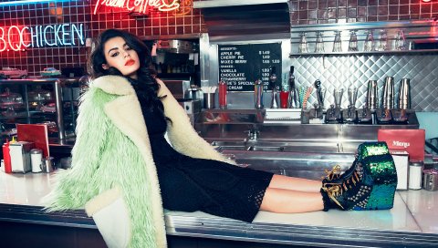 Charli xcx, charlotte emma aitchison, певец, бар