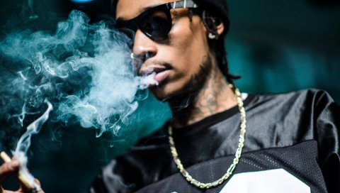 Wiz khalifa, рэппер, дым, лицо