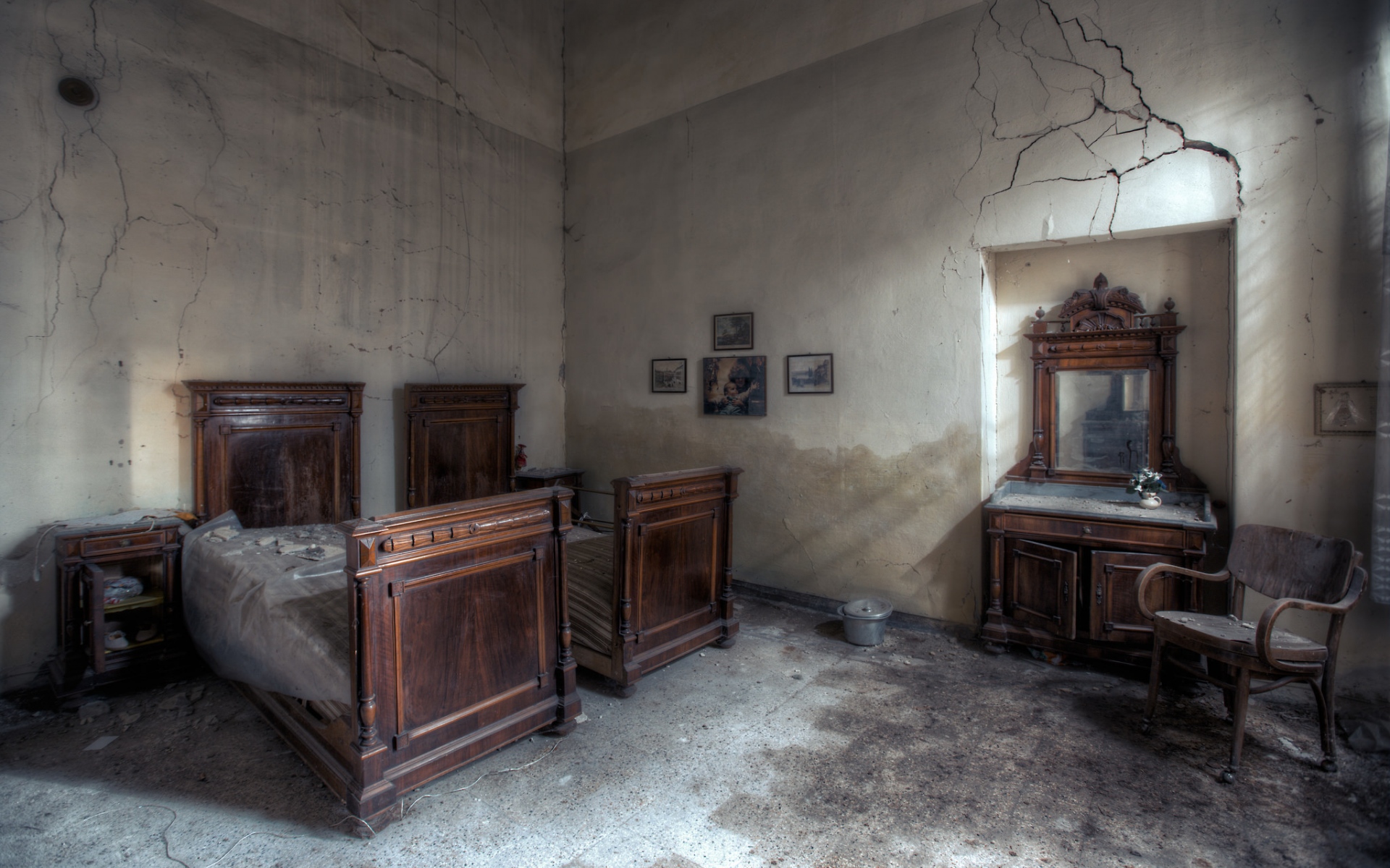 Картинки Комната, кровать, старый, hdr фото и обои на рабочий стол