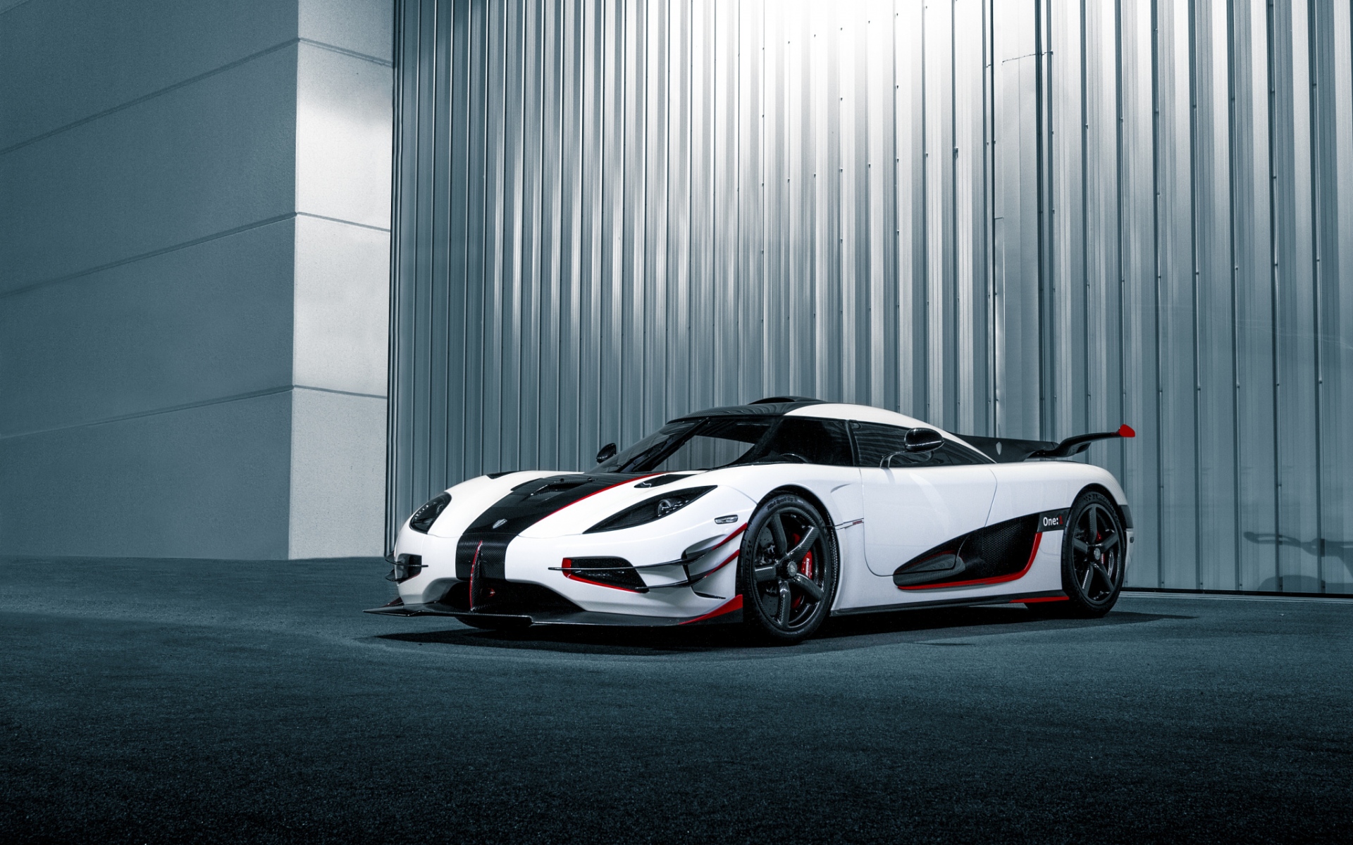 Картинки Koenigsegg, один, вид сбоку фото и обои на рабочий стол