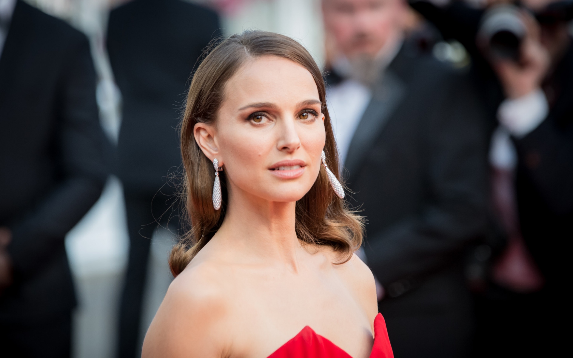Картинки Natalie portman, платье, брюнетка фото и обои на рабочий стол