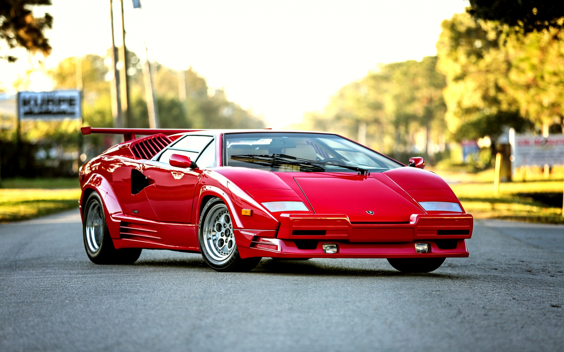 Картинки Бертон, ламборджиньте, Countach, 1990, красный фото и обои на рабочий стол