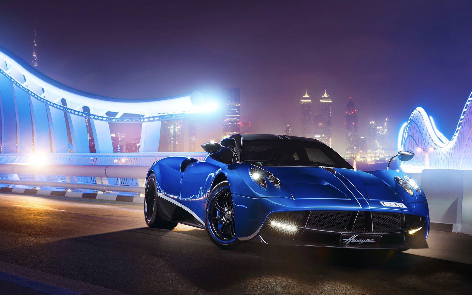 Картинки Pagani, Huayra, синий, вид спереди, ночная фото и обои на рабочий стол