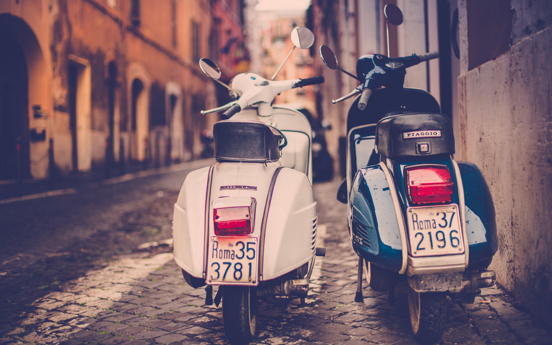 Картинки скутер, Piaggio, улица, дорога, Рим, Италия фото и обои на рабочий стол