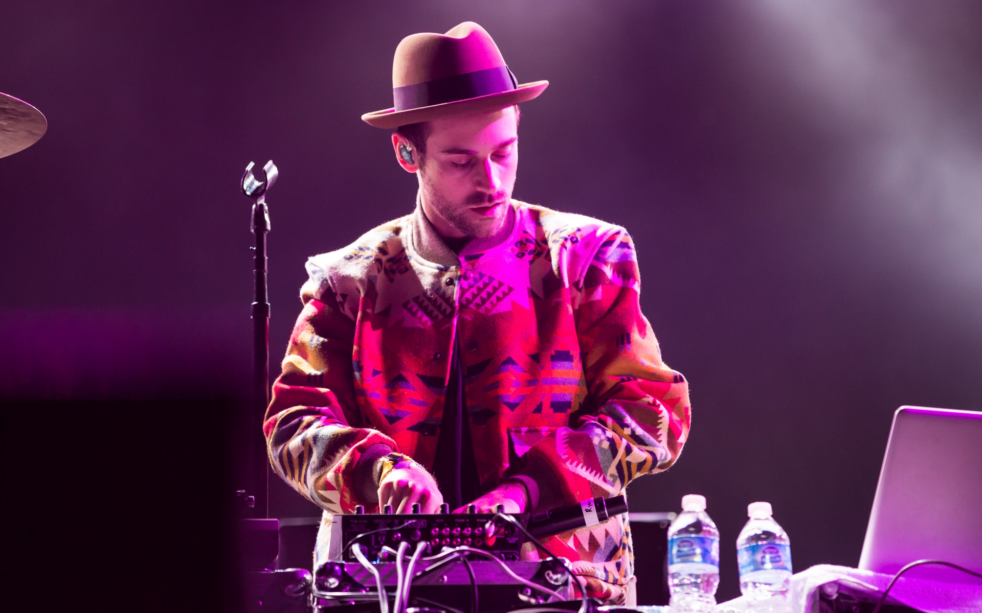 Картинки Ryan lewis, macklemore, производительность фото и обои на рабочий стол