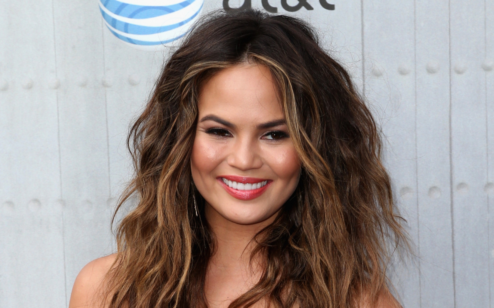 Картинки Chrissy teigen, модель, лицо, улыбка фото и обои на рабочий стол