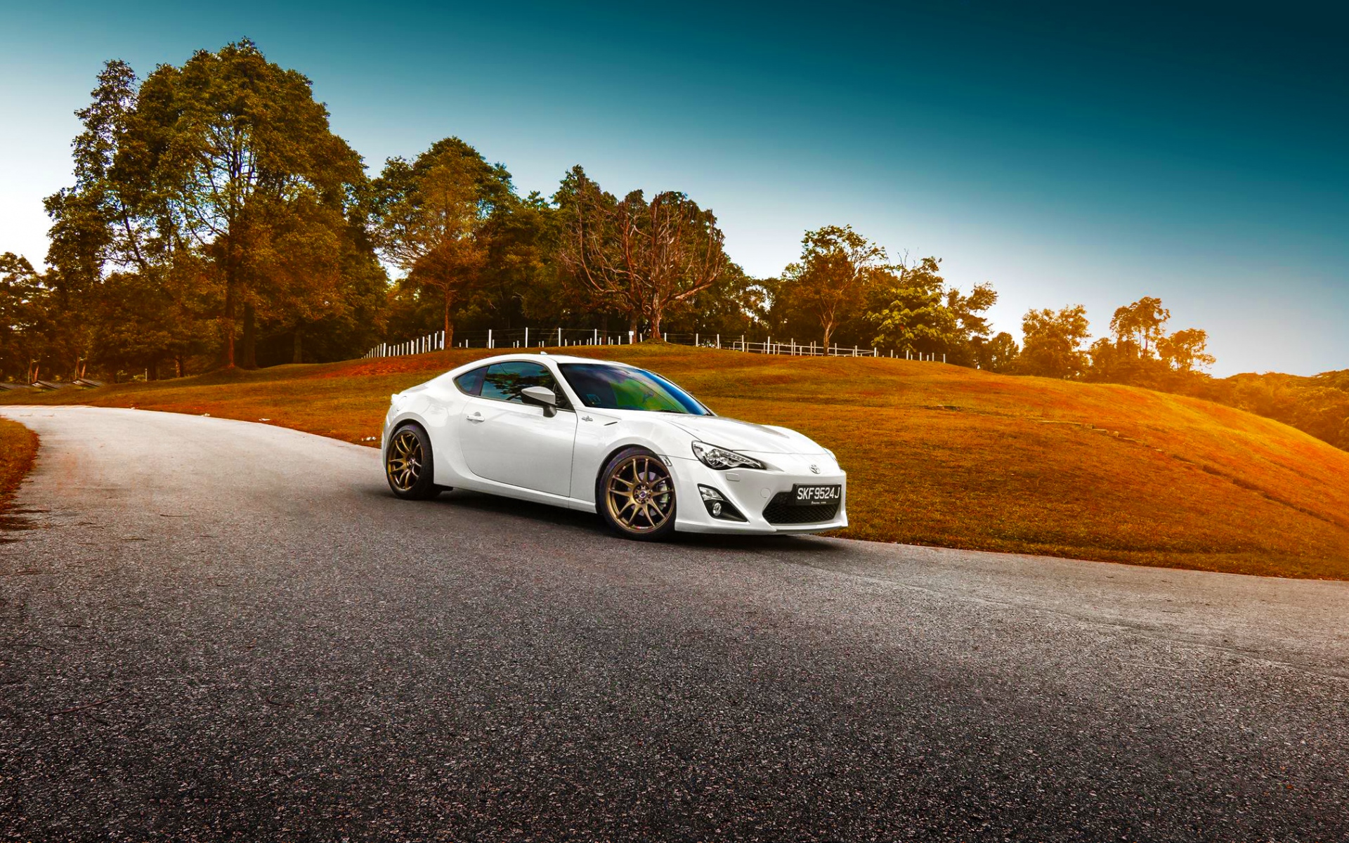 Картинки Toyota, gt86, белый, вид сбоку фото и обои на рабочий стол