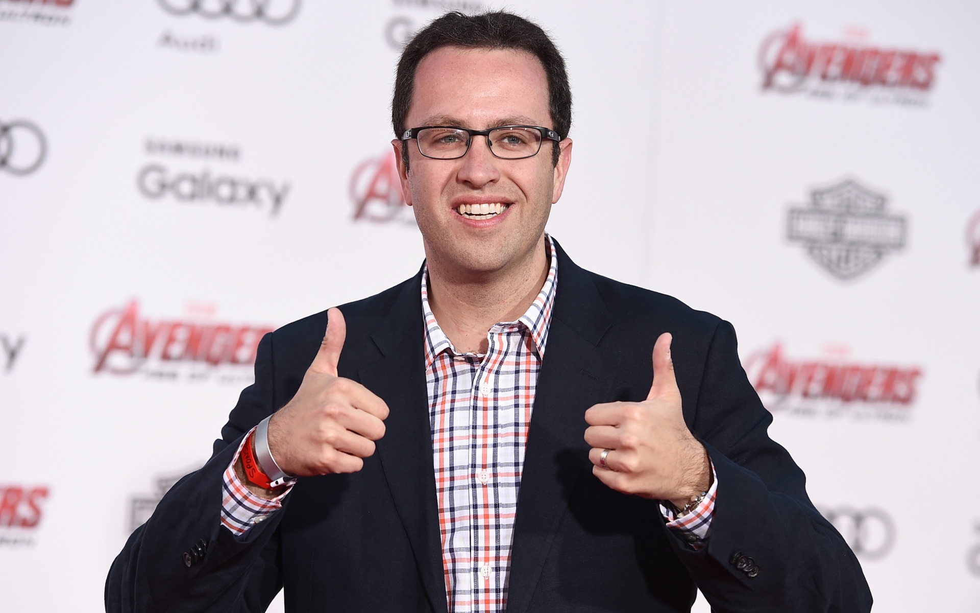 Картинки Jared fogle, парень в метро, ??метро, ??мужчина, улыбка фото и обои на рабочий стол