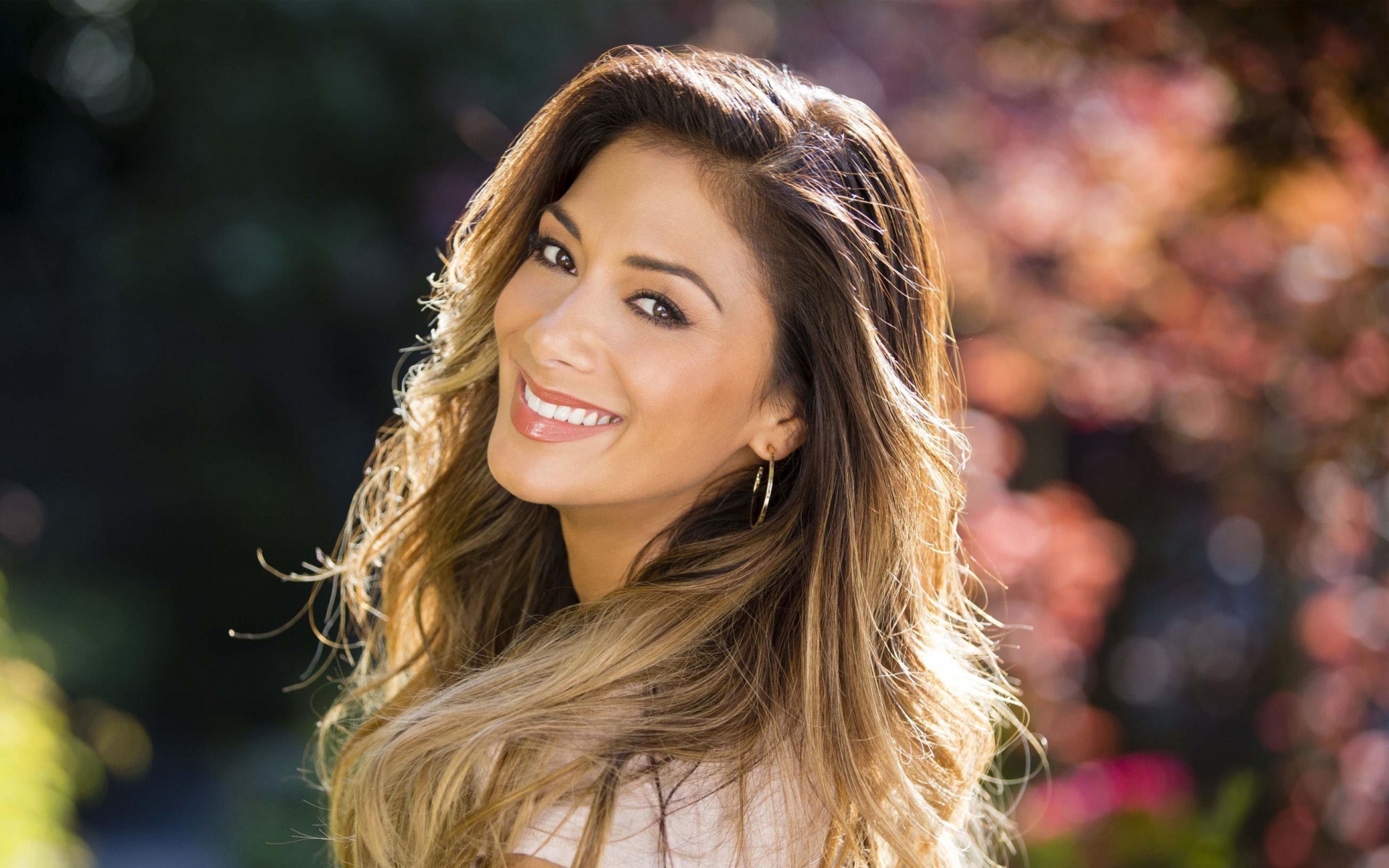 Картинки Nicole scherzinger, певец, лицо, улыбка фото и обои на рабочий стол
