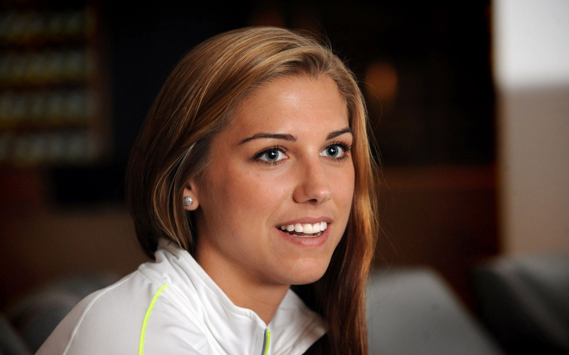 Картинки Alex morgan, портландские шипы, улыбка, футболист фото и обои на рабочий стол