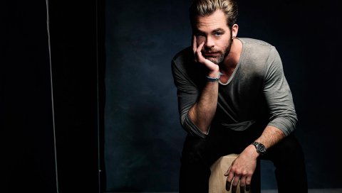 Chris pine, актер, фотосессии, ванная, стулья