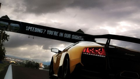 Lamborghini, вид сзади, желтый