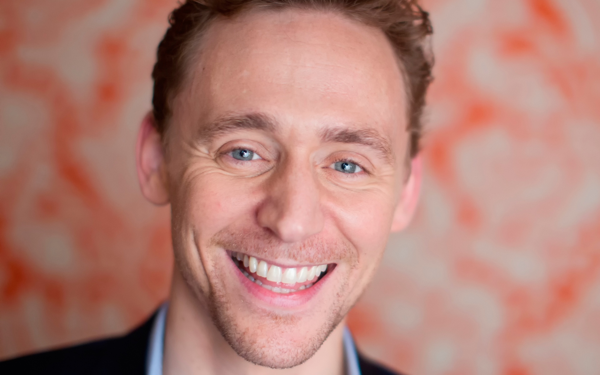 Картинки Том Хиддлстон, актер, лицо, фотосессия, улыбка фото и обои на рабочий стол