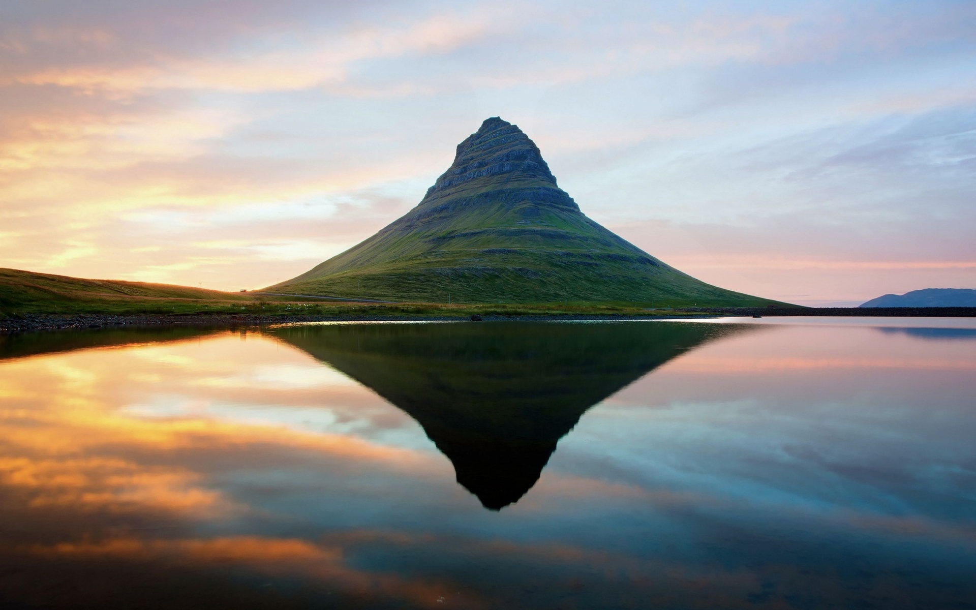 Картинки Iceland, горы, озеро, отражение фото и обои на рабочий стол