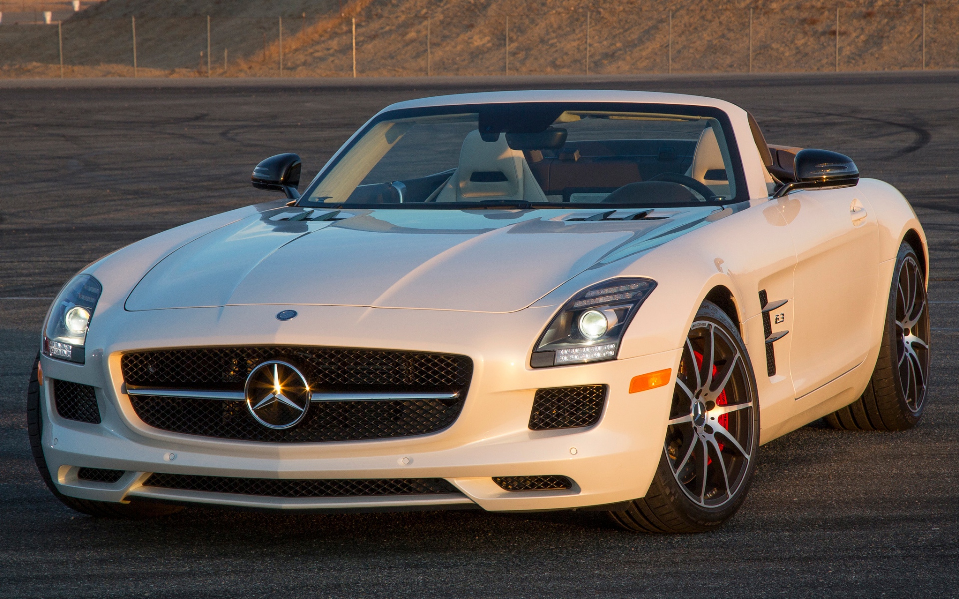Картинки Mercedes-Benz, SLS, 63, АМГ, g? , белый, кабриолет, вид сбоку фото и обои на рабочий стол