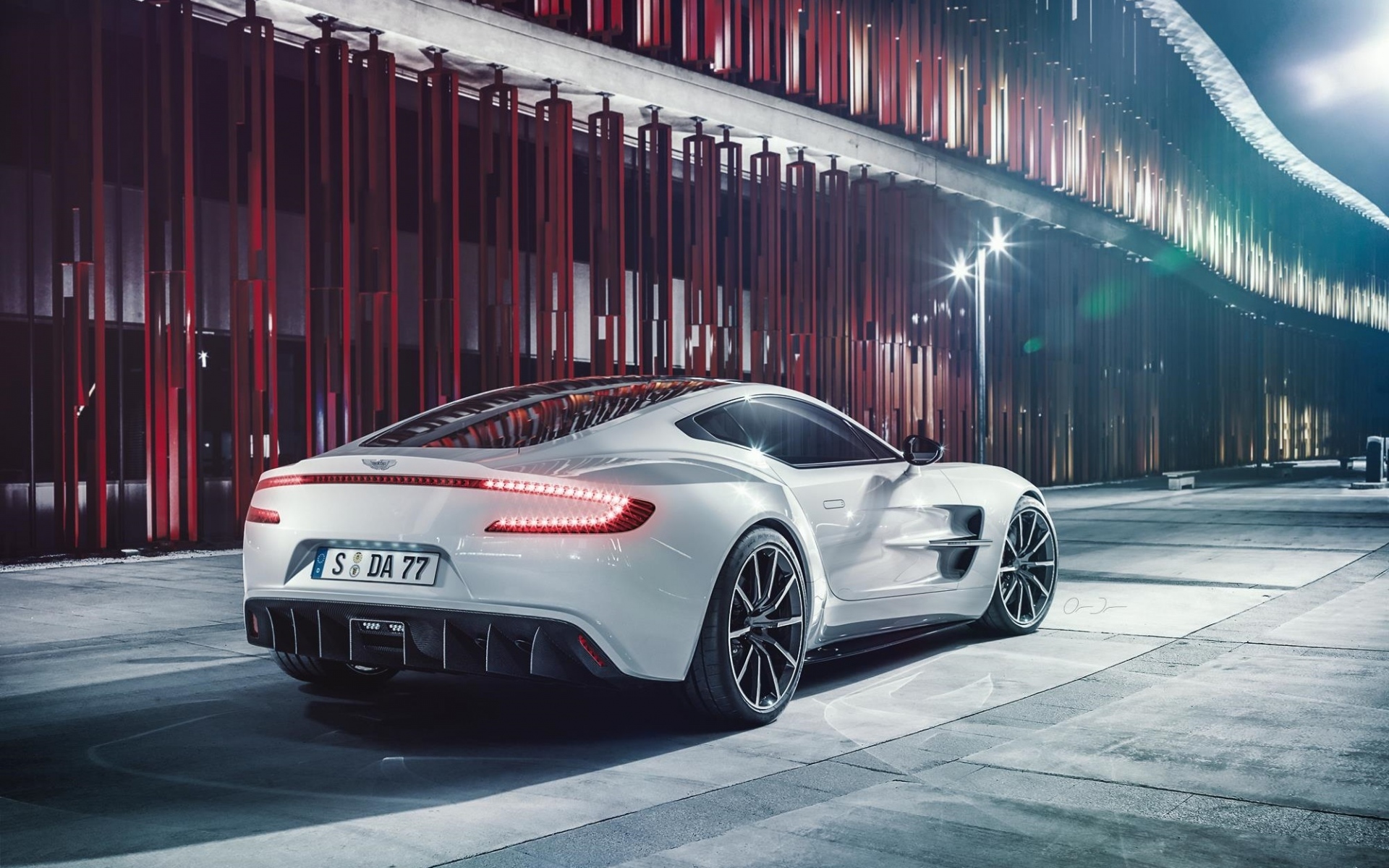 Картинки Aston martin, one-77, белый, вид сзади фото и обои на рабочий стол