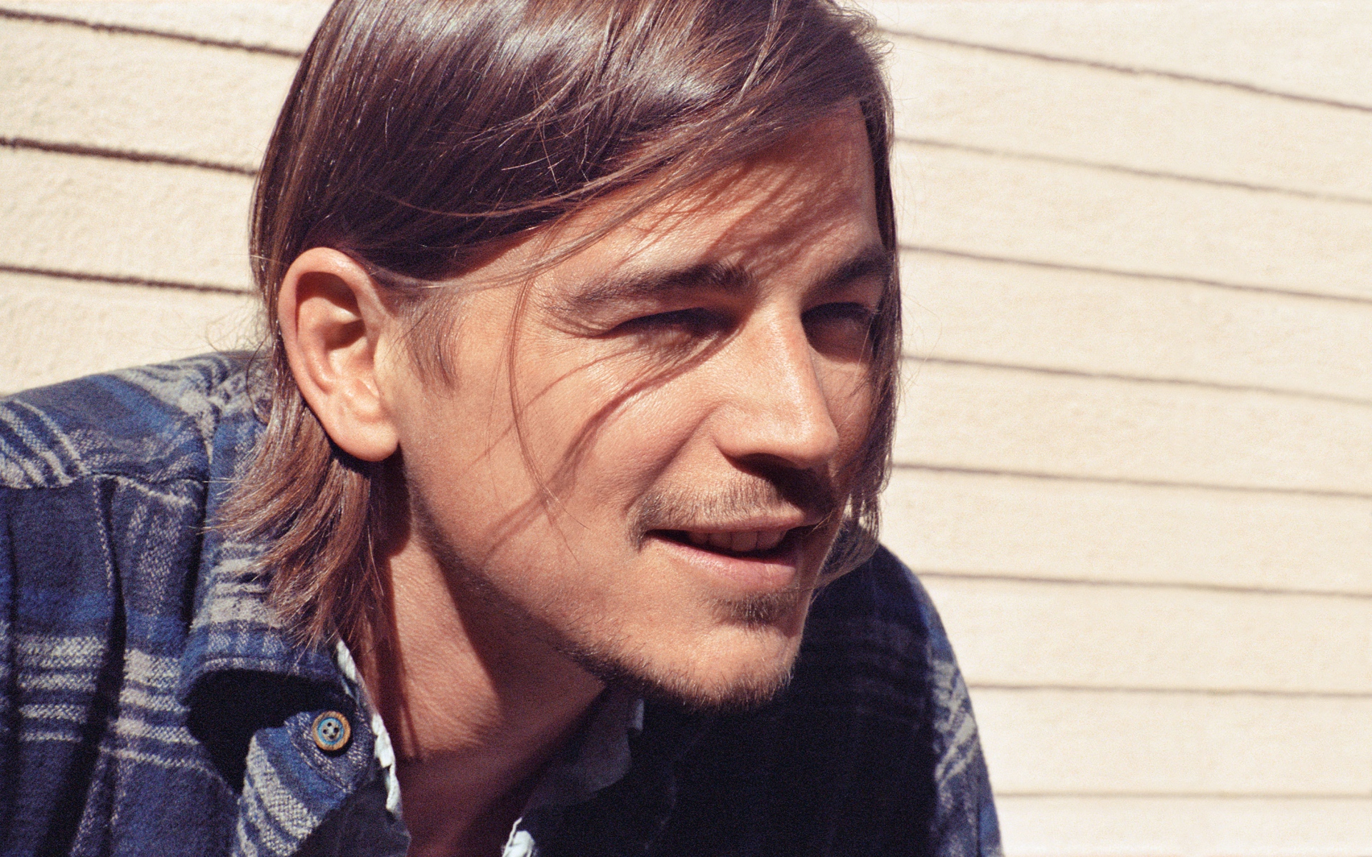 Картинки Josh hartnett, щетина, актер, улыбка фото и обои на рабочий стол