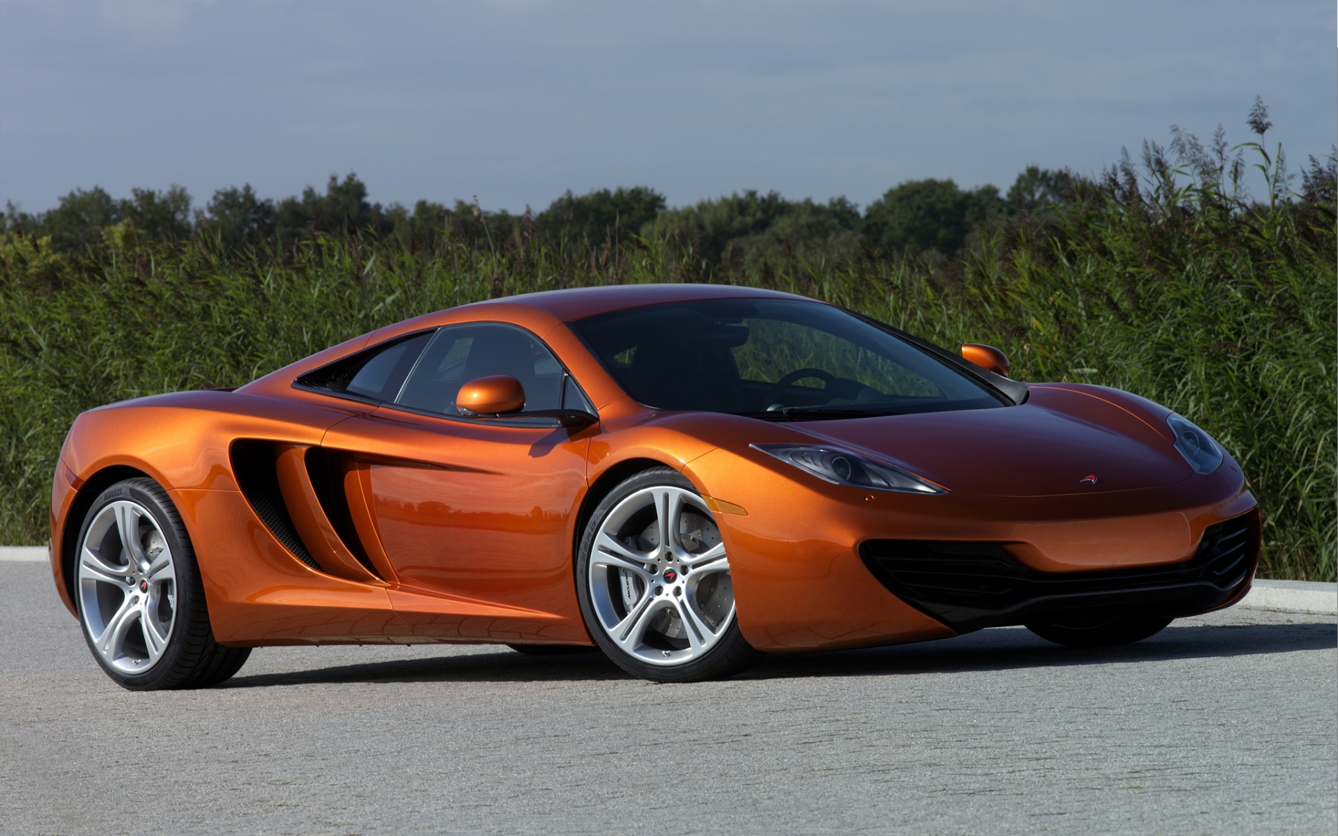 Картинки Макларен, MP4-12C, оранжевый, вид сбоку фото и обои на рабочий стол