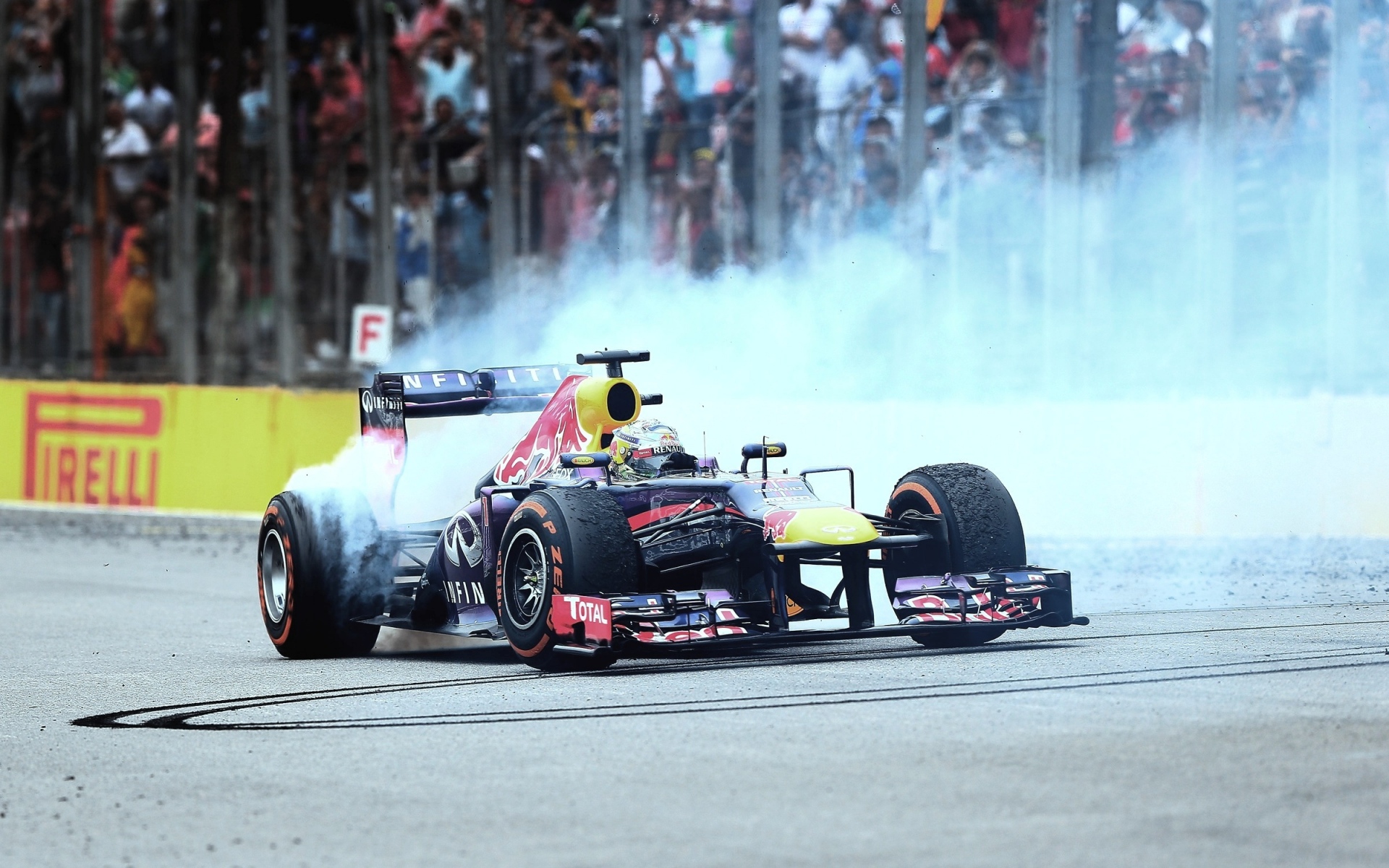 Картинки Формула 1, vettel, f1, красный бык, бразилия, interlagos фото и обои на рабочий стол