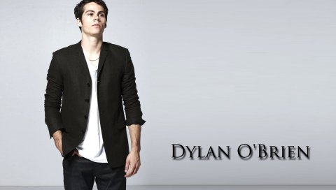 Актер, брюнетка