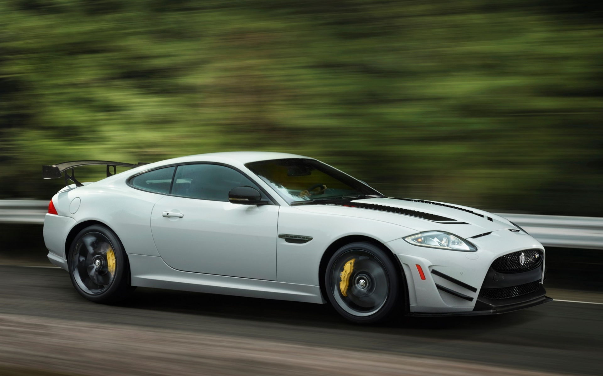 Jaguar XKR РѕР±РѕРё