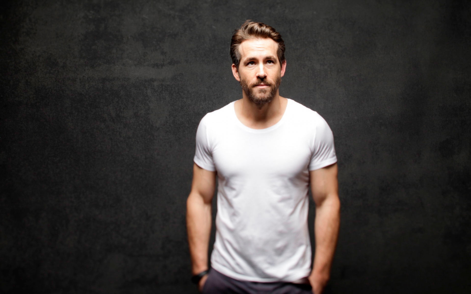 Картинки Ryan reynolds, фотосессия, актер, рубашка, борода фото и обои на рабочий стол