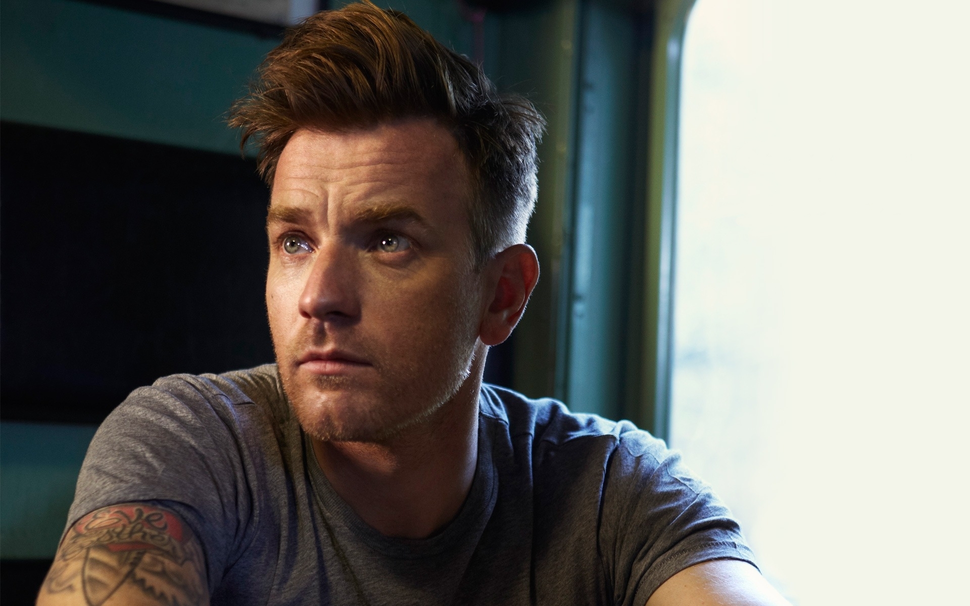 Картинки Ewan mcgregor, актер, лицо, волосы, тату фото и обои на рабочий стол