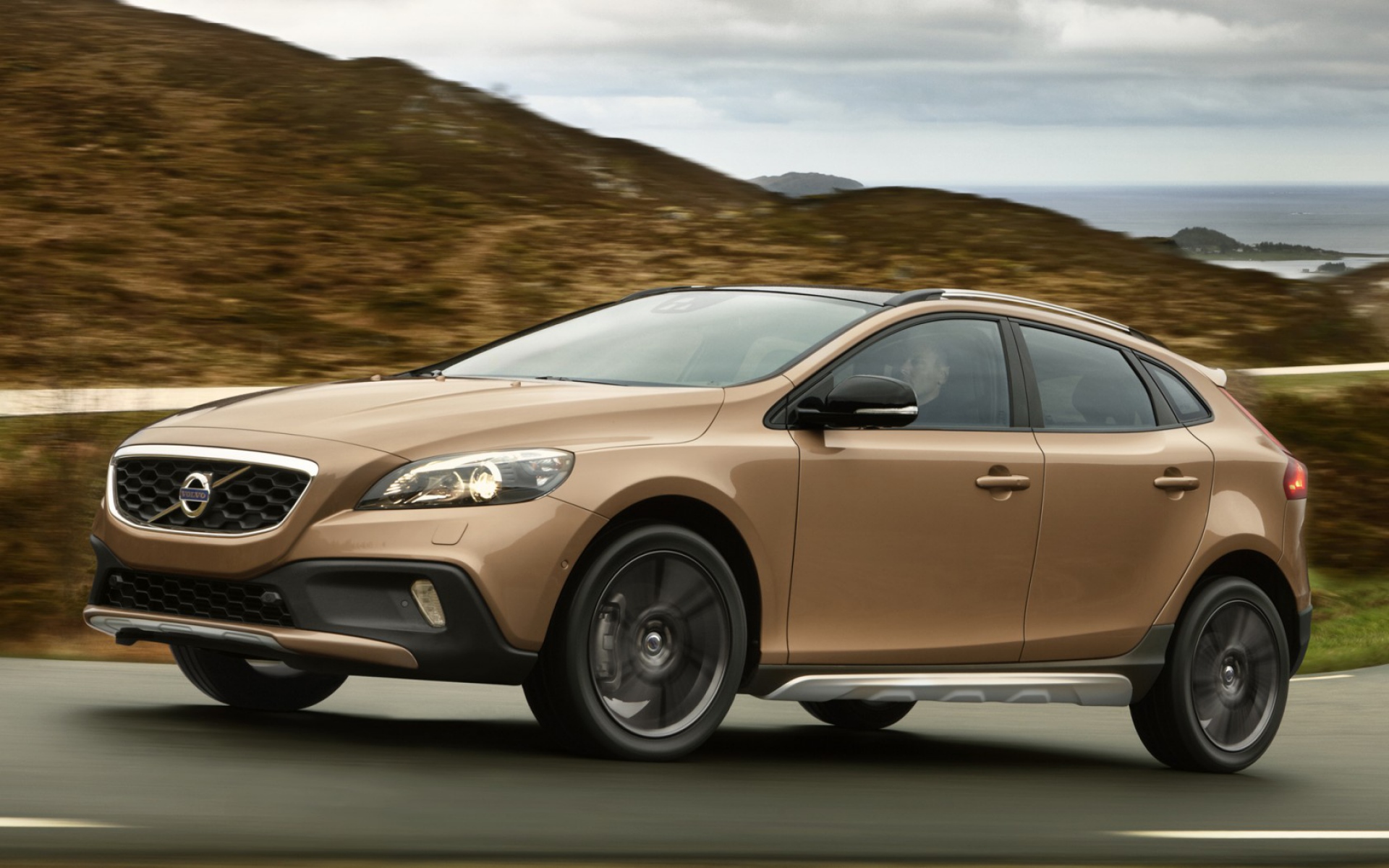 Картинки Volvo, v40, крест, коричневый фото и обои на рабочий стол