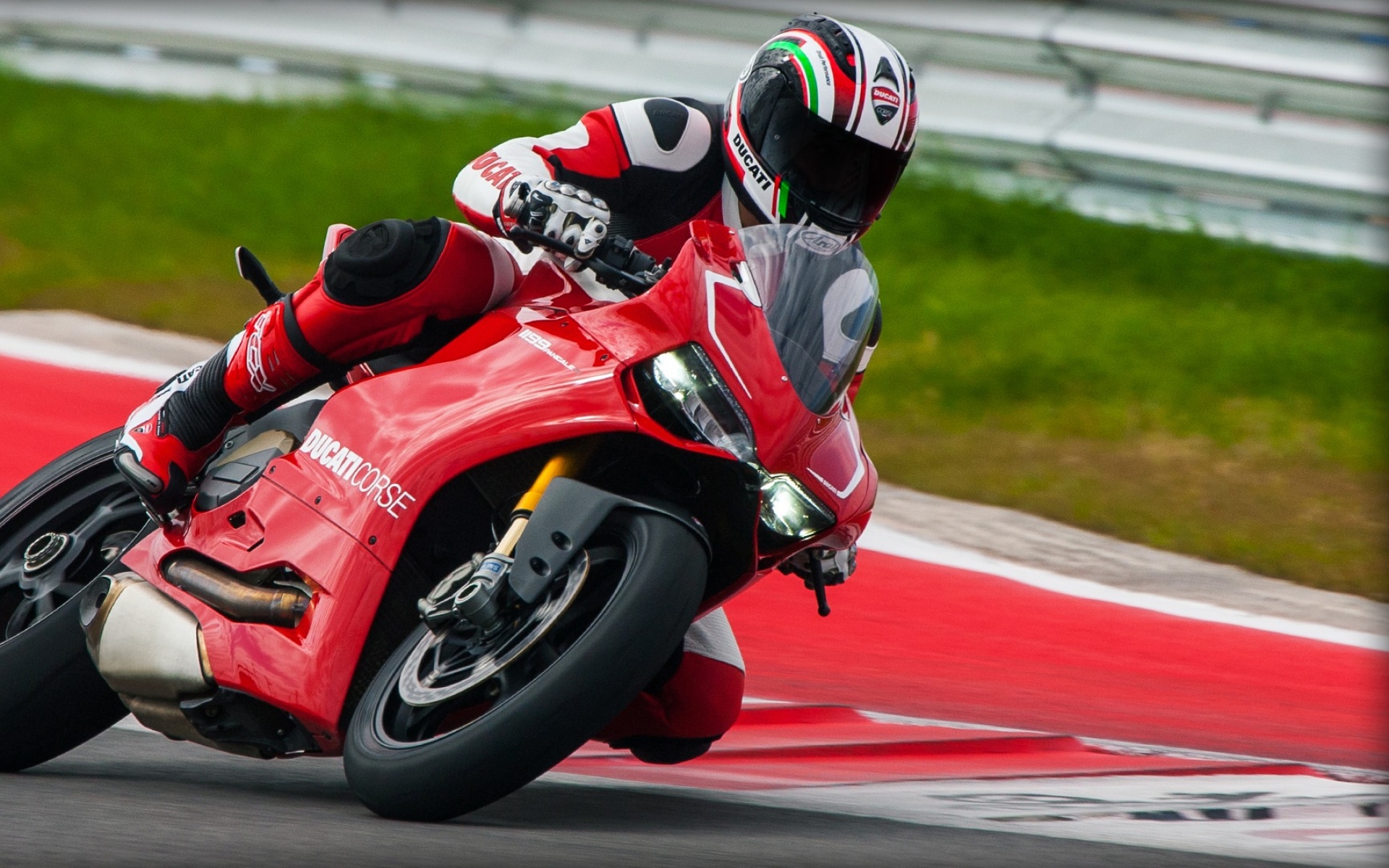 Картинки Ducati, 1199, motorcycle, panigale r, гонка, 2013 фото и обои на рабочий стол