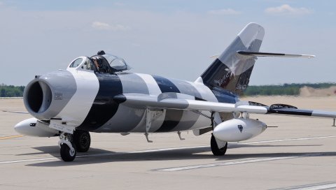 Mig-17, истребитель, самолет, аэродром
