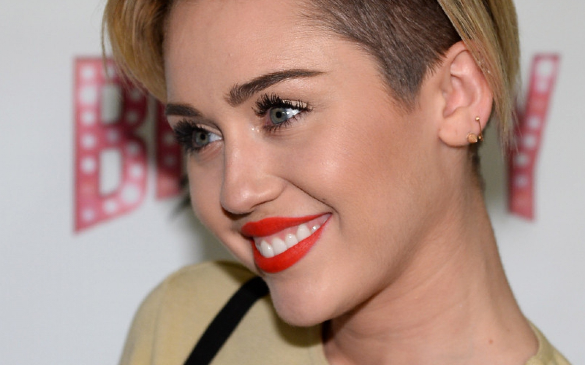 Картинки Miley cyrus, 2015, человек, улыбка фото и обои на рабочий стол