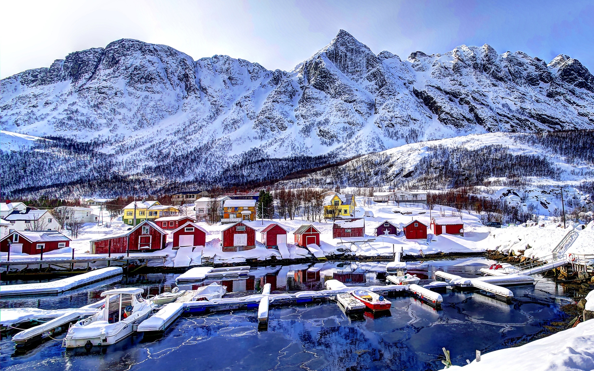 Картинки Норвегия, горы, здания, бухта, зима, снег фото и обои на рабочий стол
