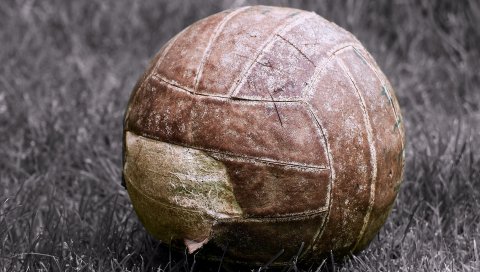 Мяч, футбол, старый, оборванный
