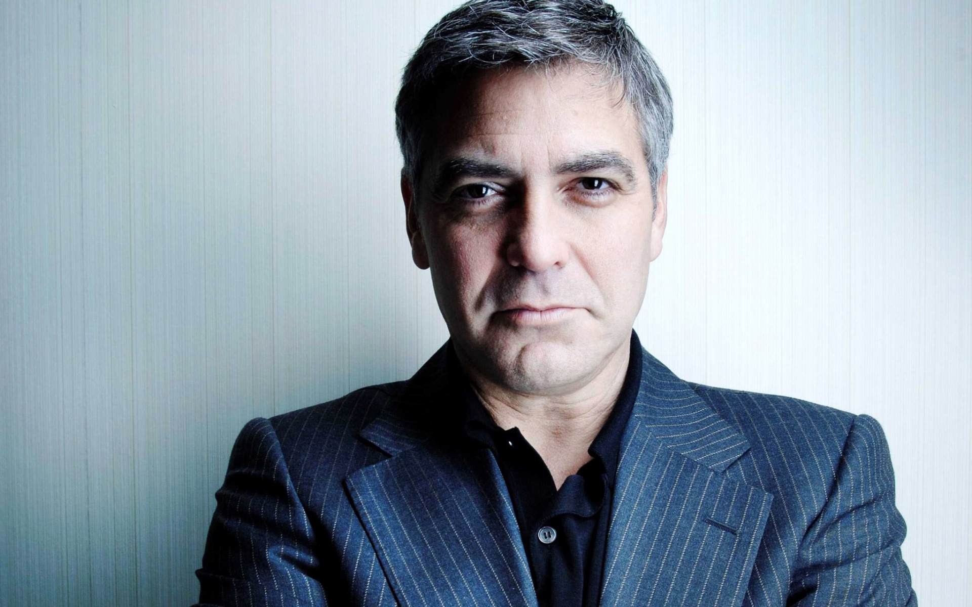 Картинки Джордж Клуни, актер, улыбка, куртки, мужские, седовласый фото и обои на рабочий стол
