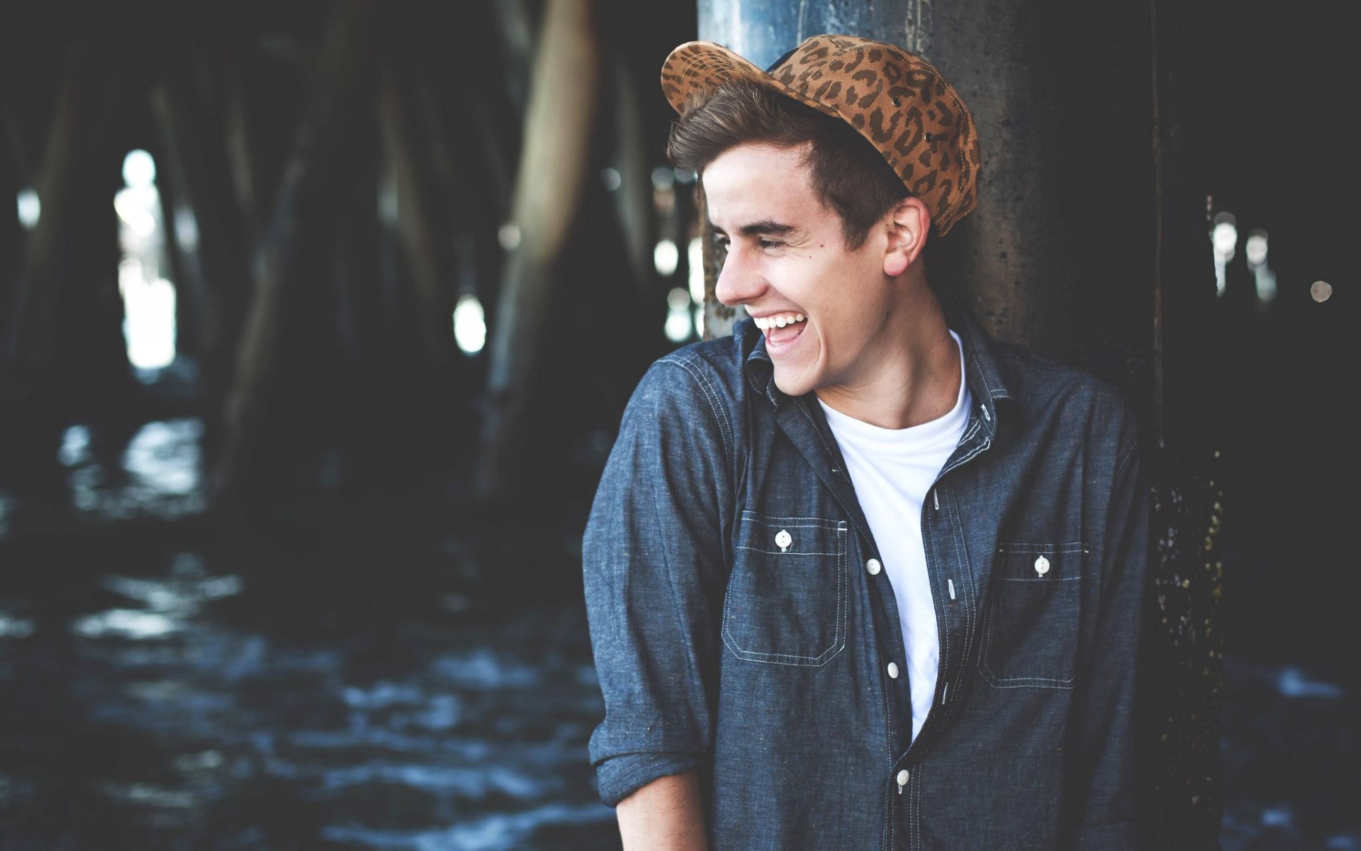 Картинки Connor franta, знаменитость, улыбка, интернет-звезда фото и обои на рабочий стол