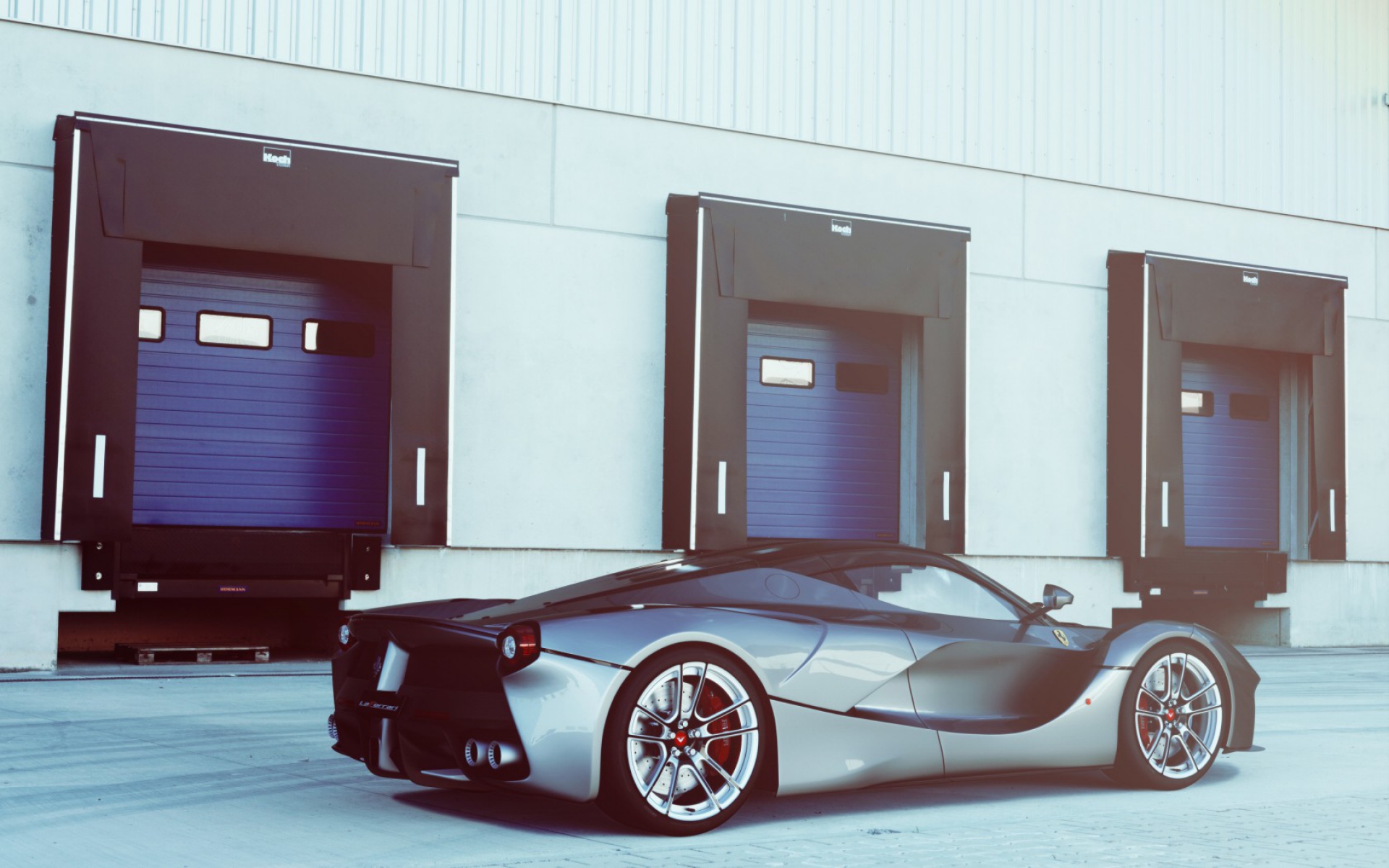 Картинки Ferrari, laferrari, 2015, серебро, сзади фото и обои на рабочий стол