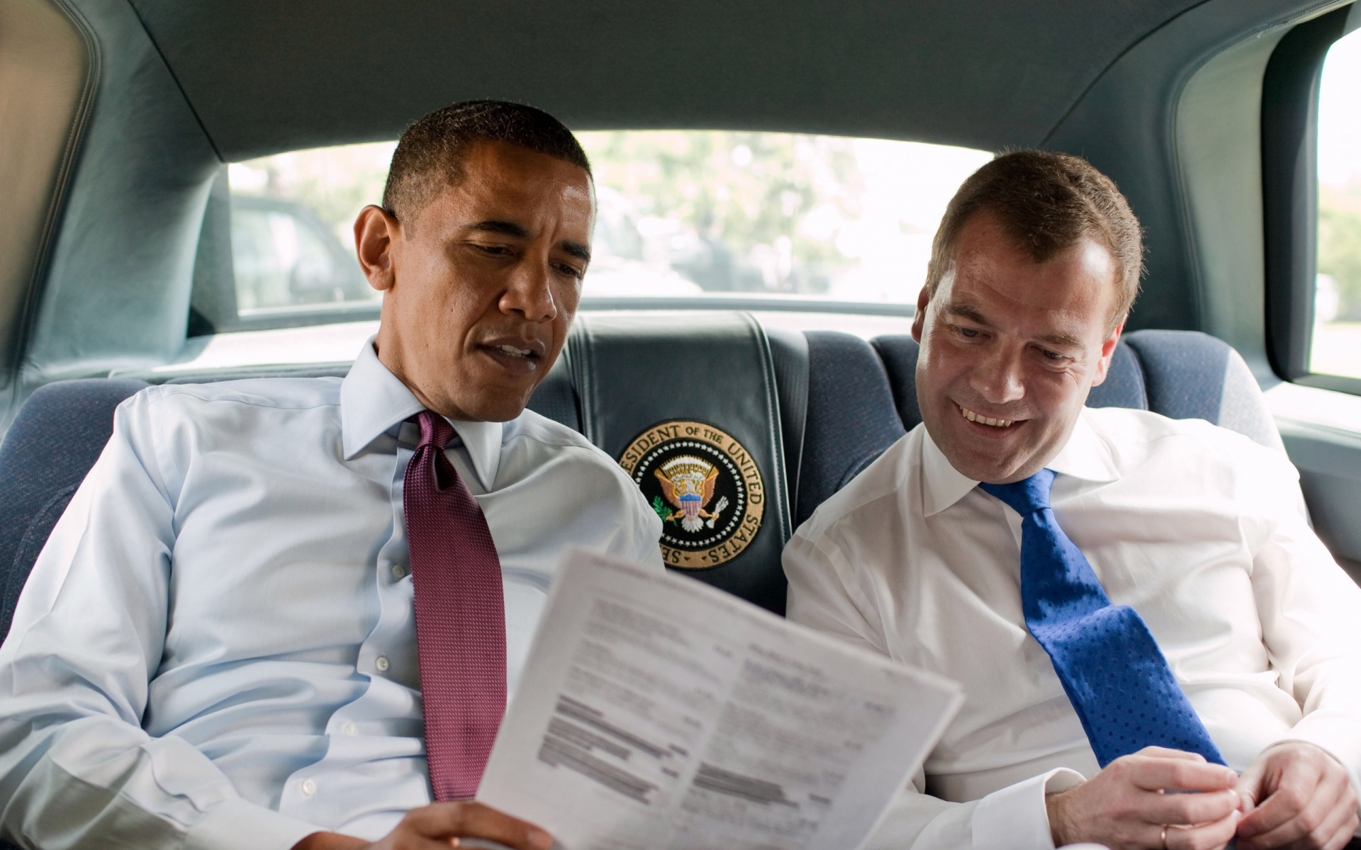 Картинки Барак Обама, Дмитрий Медведев, президент, премьер, автомобиль фото и обои на рабочий стол