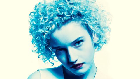 Julia garner, marcie, город грехов, которого можно убить, neo-noir