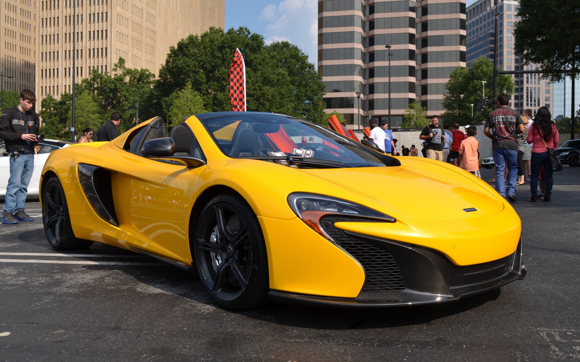 Картинки Mclaren, 650s, желтый, суперкар, вулкан фото и обои на рабочий стол