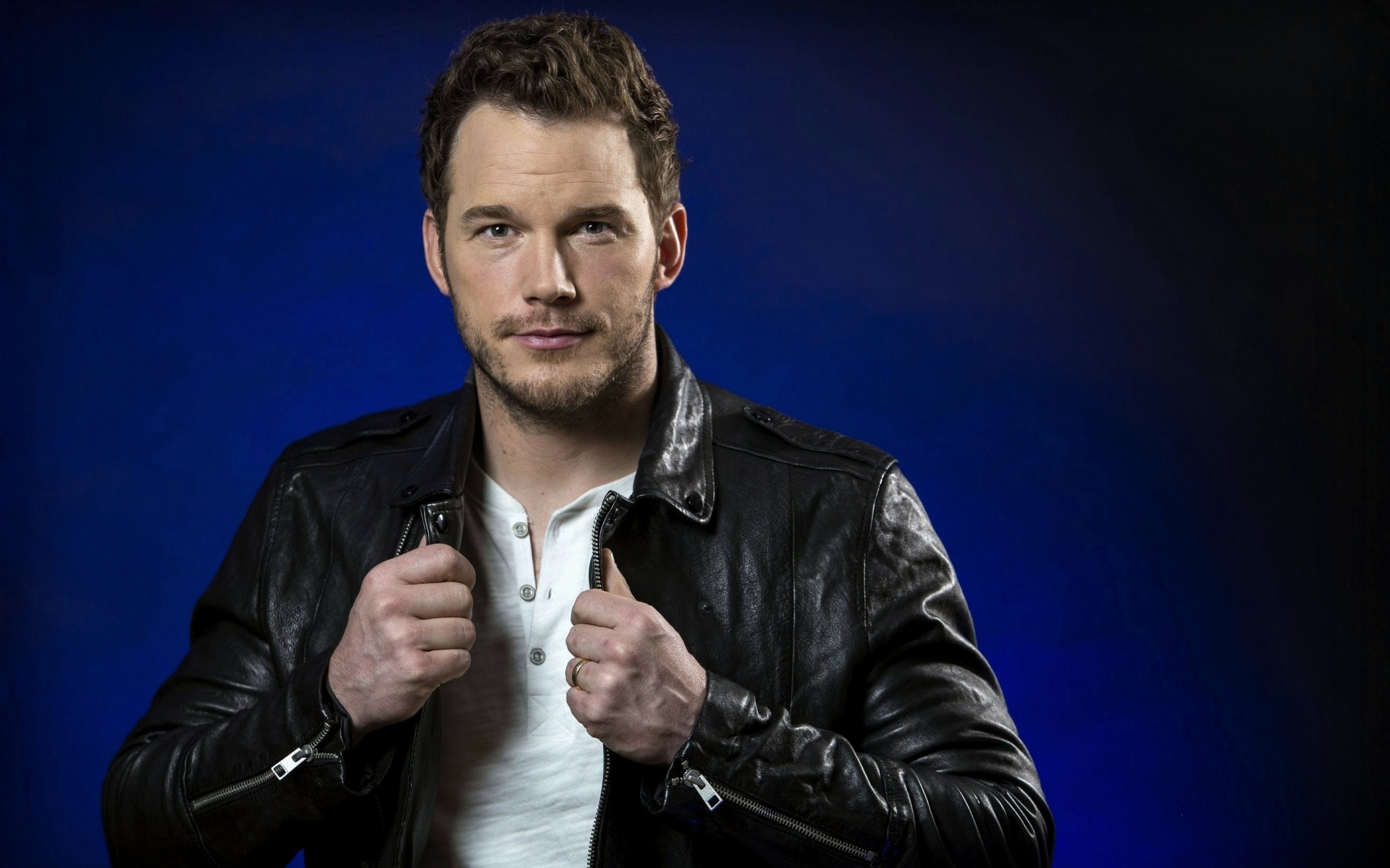 Картинки Chris pratt, брюнетка, актер, знаменитость, куртка фото и обои на рабочий стол