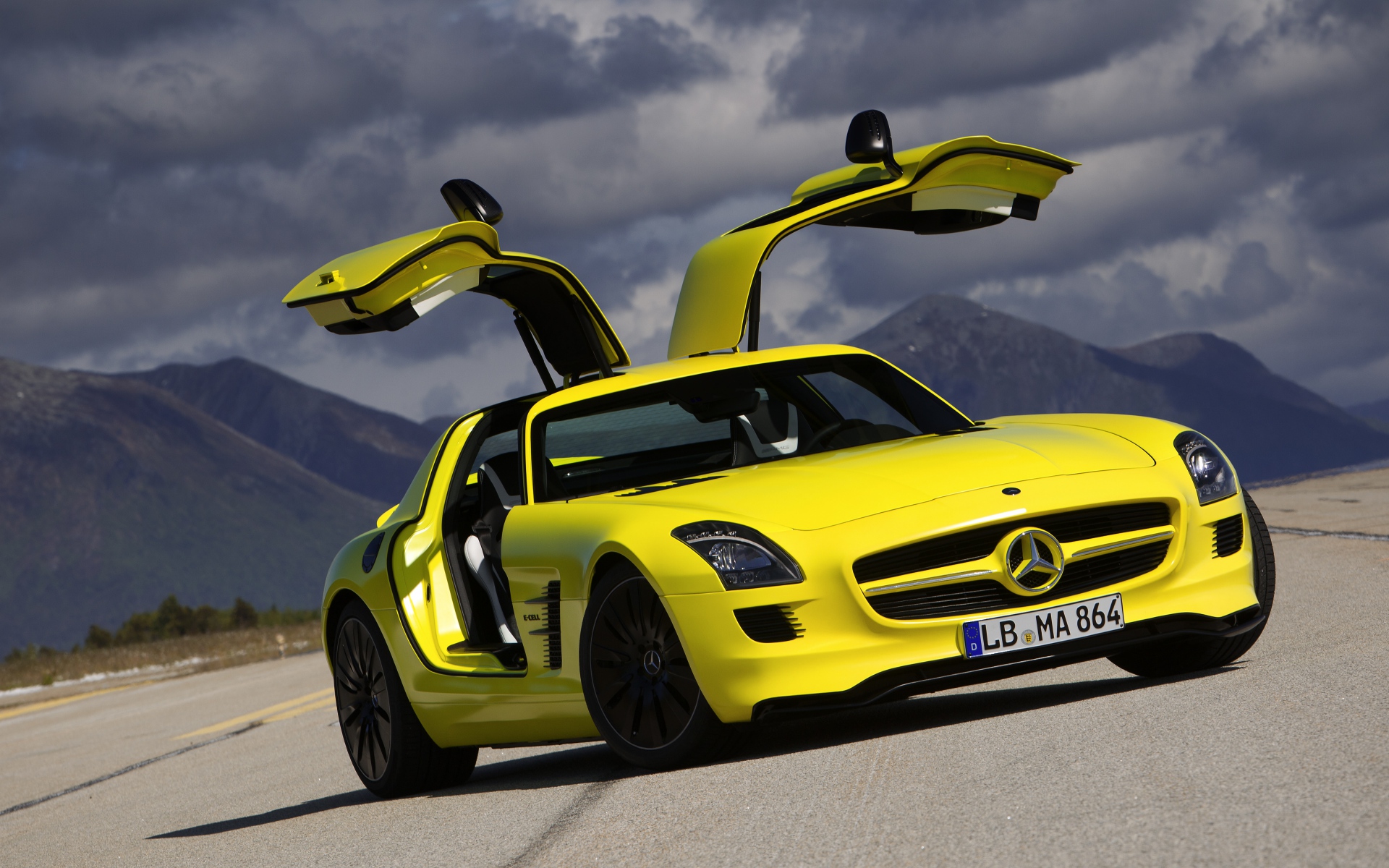 Картинки Mercedes-benz, желтый, sls, amg, e-cell, coupe фото и обои на рабочий стол