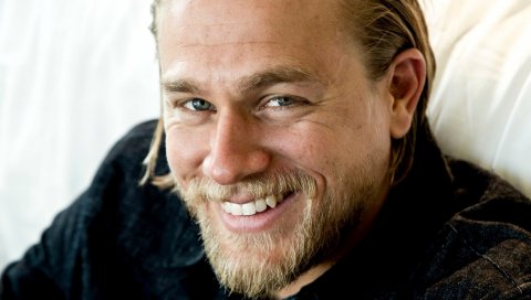 Charlie hunnam, актер, мужчина, блондин, лицо, улыбка