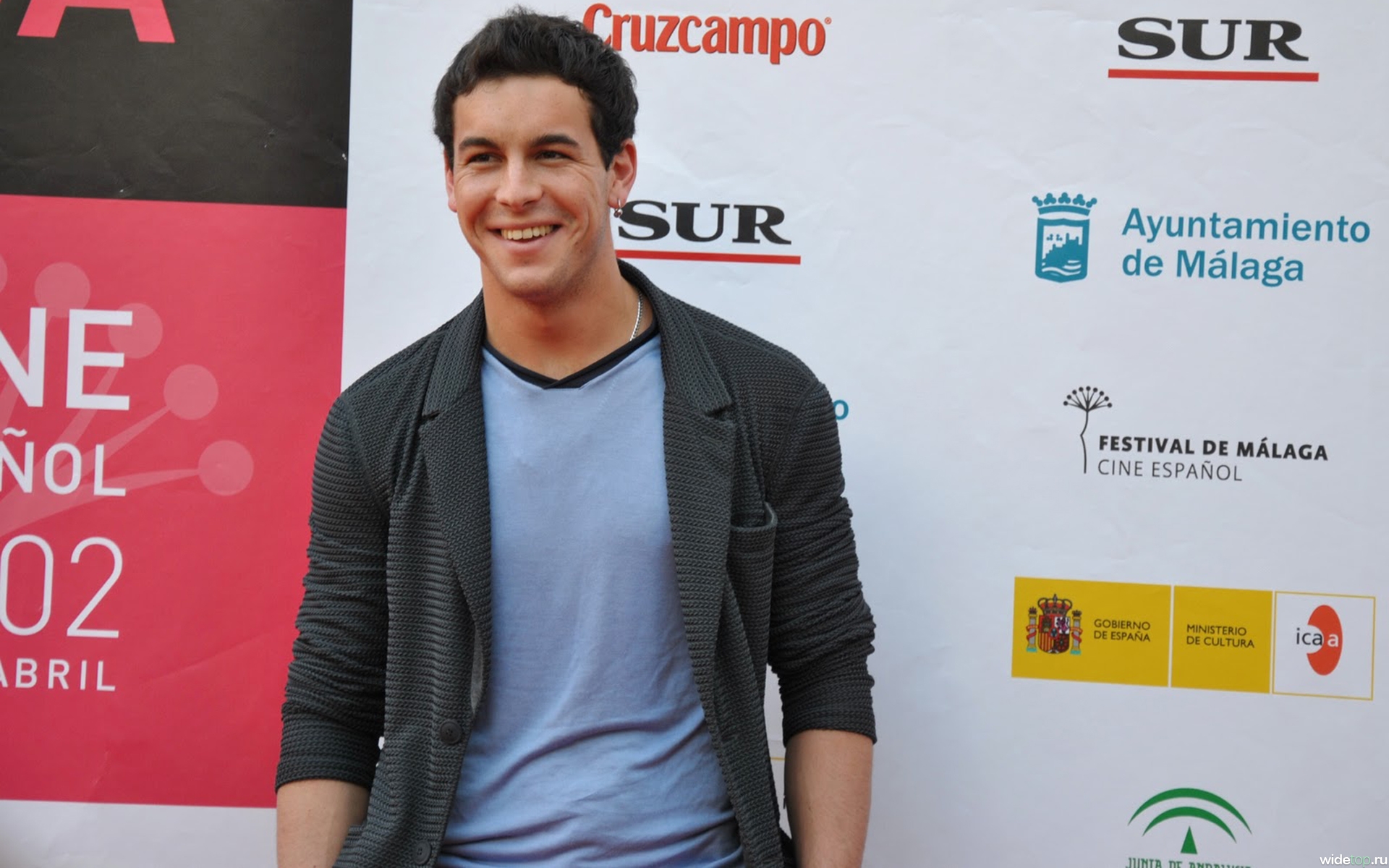 Картинки Mario casas, актер, фестиваль, улыбка фото и обои на рабочий стол